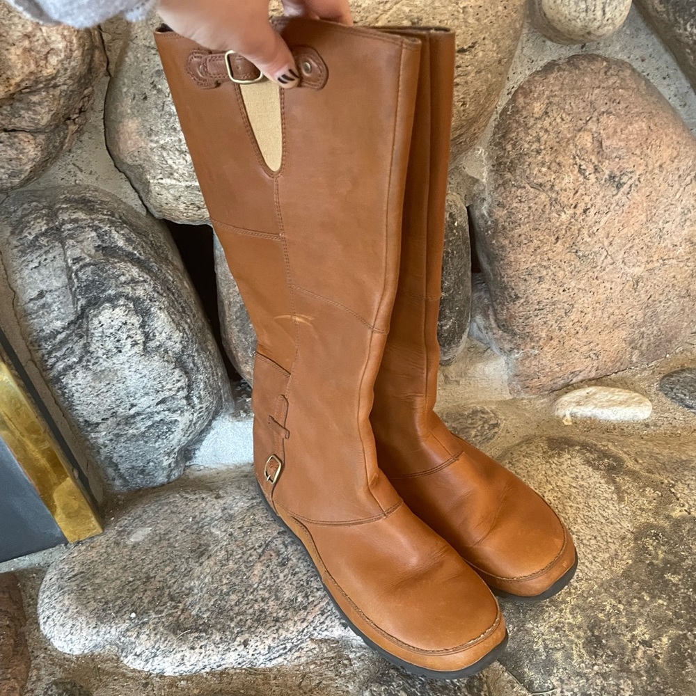 Womens north face boots size 9